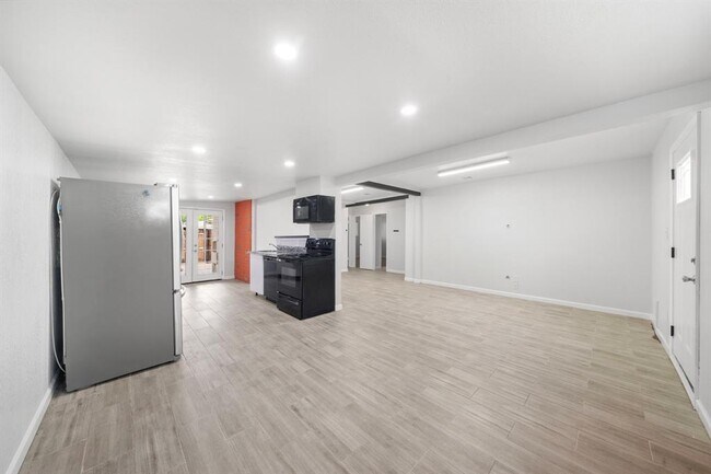 Foto del edificio - 12995 Clarewood Dr