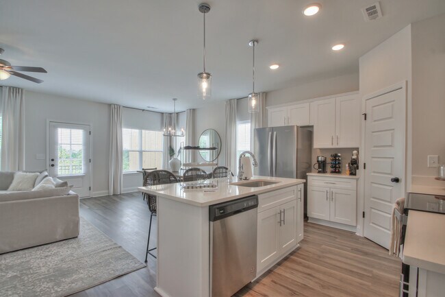 Building Photo - Lakeside Residences