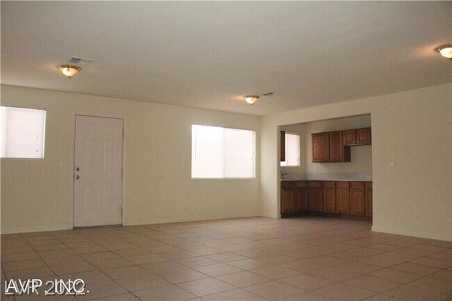 Foto del edificio - 7 br, 4 bath House - 6425 Alomar Ave