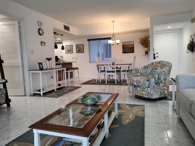 Building Photo - 2400 S Ocean Dr