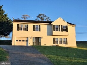 Building Photo - 101 Vody's Ct
