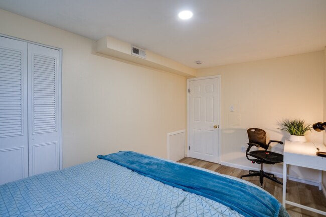 Foto del edificio - 14220 Fallbrook Ln