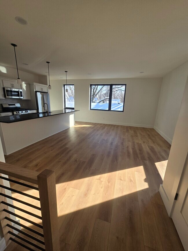 Foto del edificio - 2448 Professor Ave