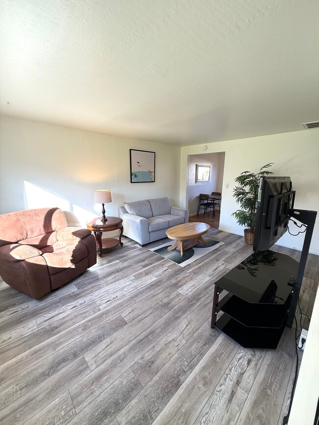 Building Photo - 1120 S Curry St