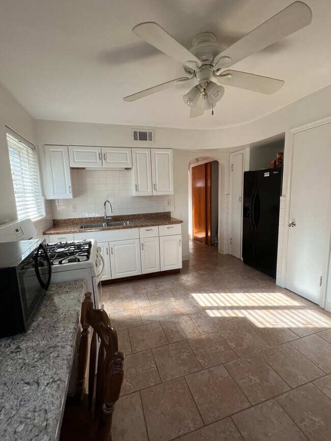 Foto del edificio - 5924 Arendes Dr