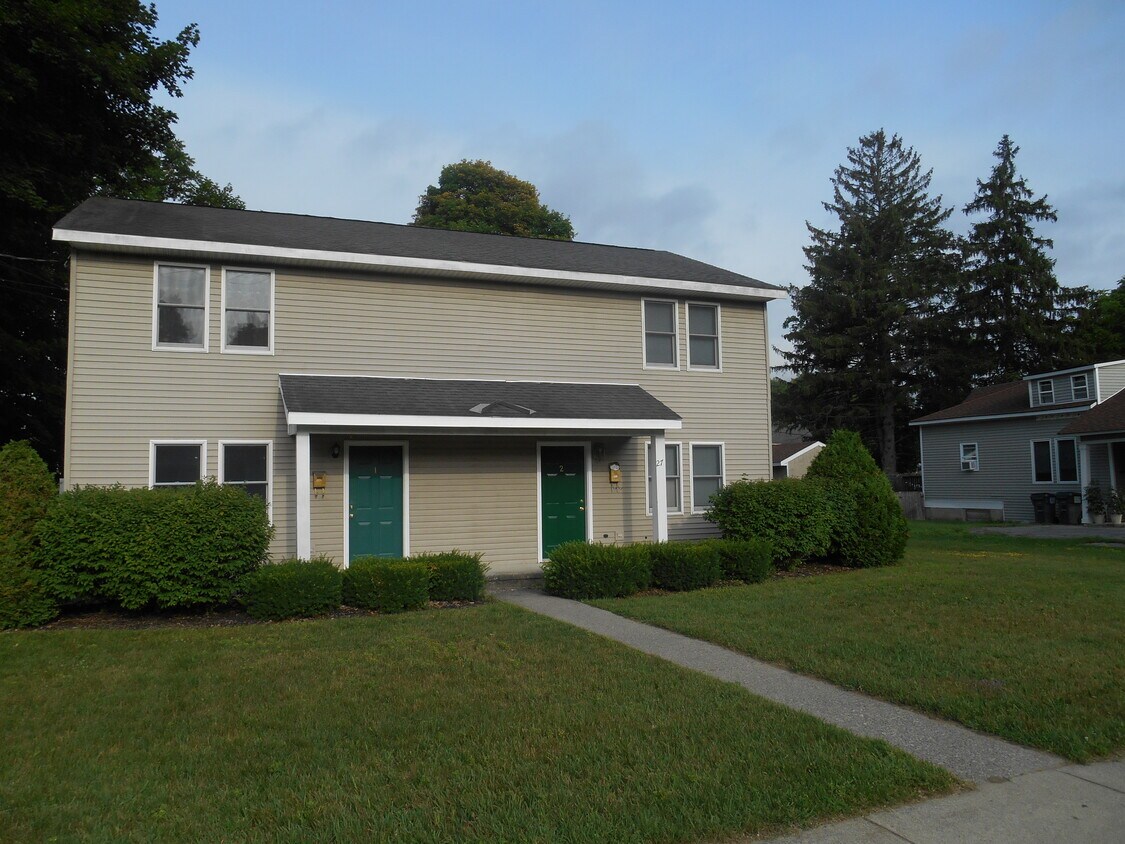 front view - 27 Walworth St