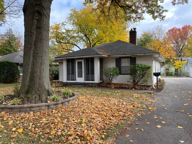 Foto del edificio - 5869 Indianola Ave