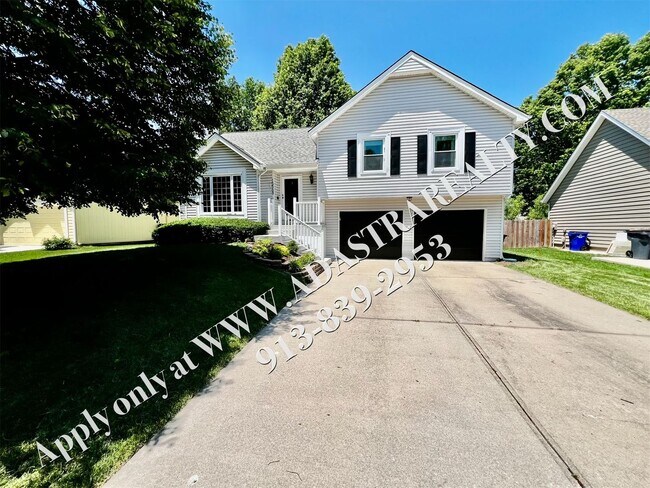 Foto del edificio - Beautiful 3 Bed 2.5 Bath in Olathe-Availab...