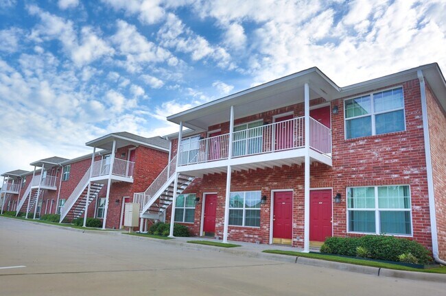 Building Photo - 1306 Maple St