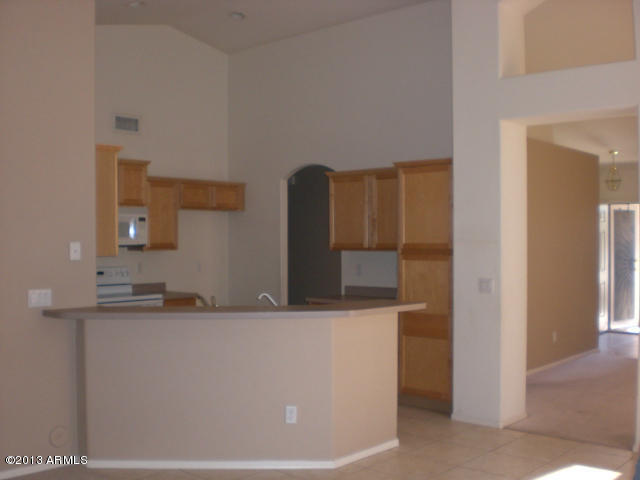 Building Photo - 1412 E Oakland St