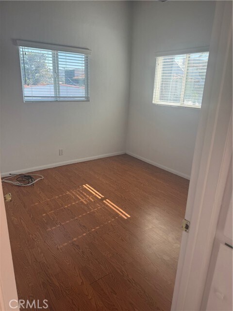 Foto del edificio - 1943 Loma Dr