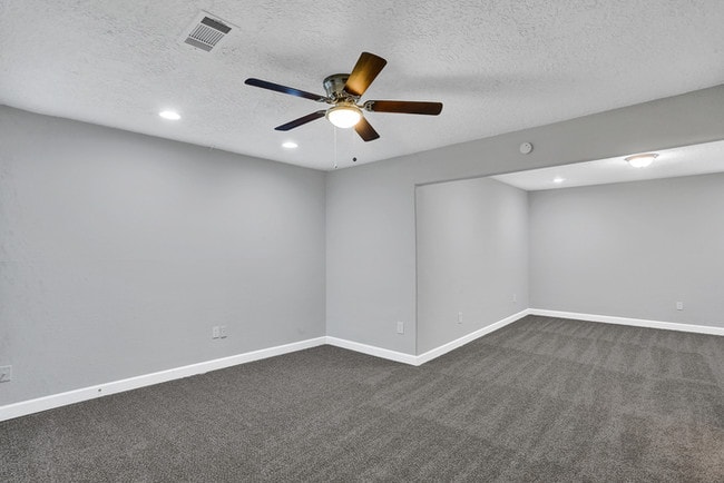 Building Photo - 119 Highland Cove