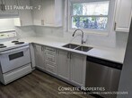 Photo principale - 2 Bedroom Renovated Unit in Duplex with Pr...