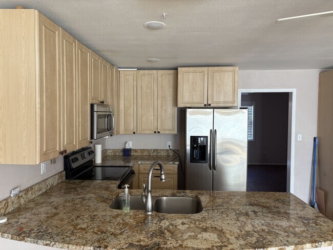 Building Photo - 176 S 100 E