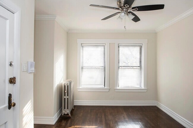 Foto del edificio - 1056 W Lill Ave