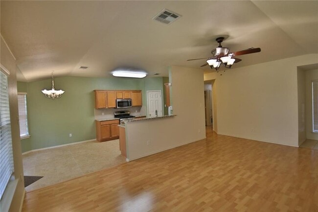 Building Photo - BEAUTIFUL 3 BEDROOMS / 2 BATH HOME IN SETTLERS CROSSING