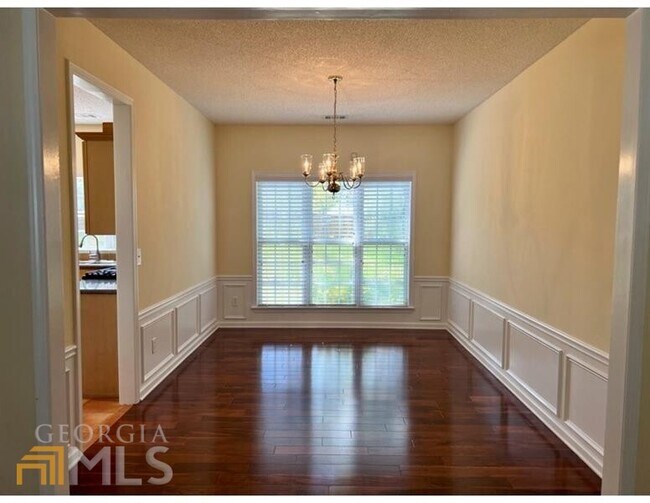 Building Photo - 2215 Traywick Chase