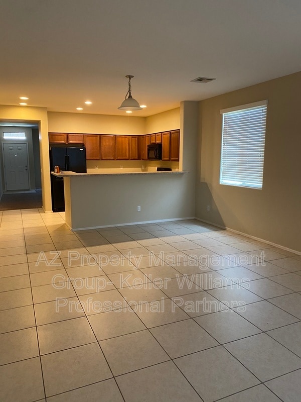 Foto del edificio - 812 S 178th Ln