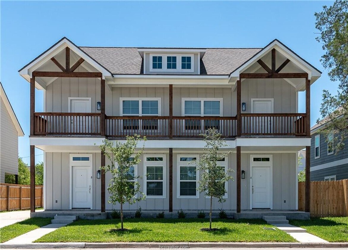 Primary Photo - CLOSE TO CAMPUS!! 4 Bed, 4 Bath July 2025 ...