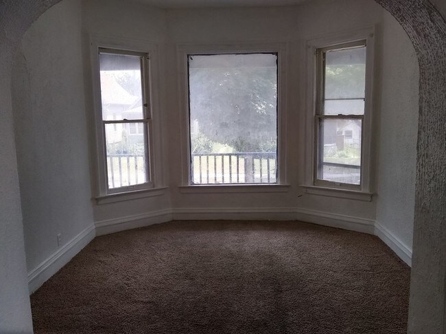 Foto del edificio - 1425 S. 38th Street - 2 Bedroom Lower