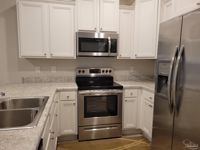 Building Photo - 6090 Royal Port Ct