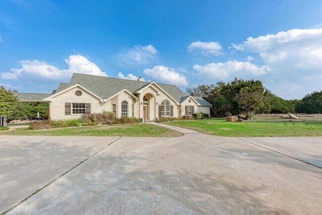 Foto del edificio - 401 Roy Creek Ln