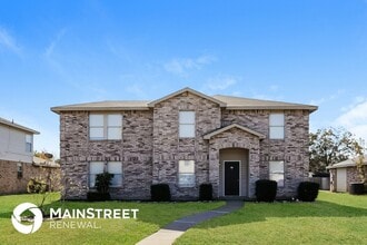 Building Photo - 664 Lowe Dr