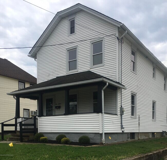 Building Photo - 115 Herbert St