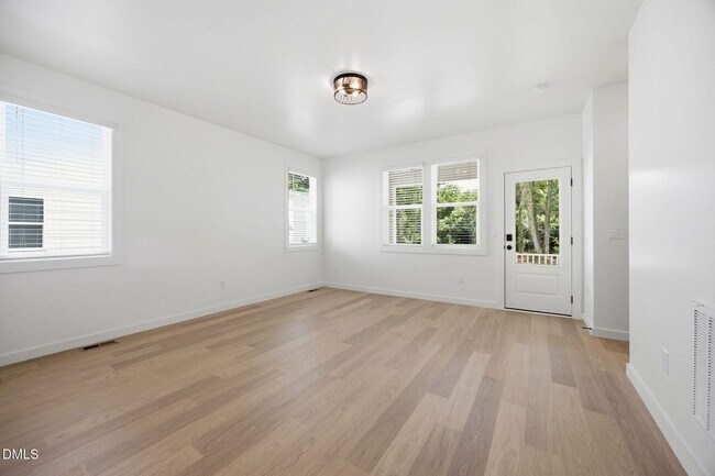 Foto del edificio - 2815 Wilcox Pl