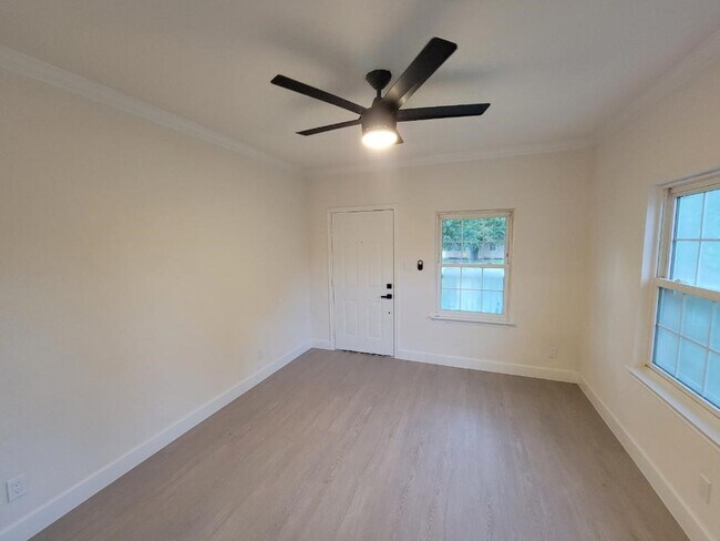 Foto del edificio - 4505 Kress St