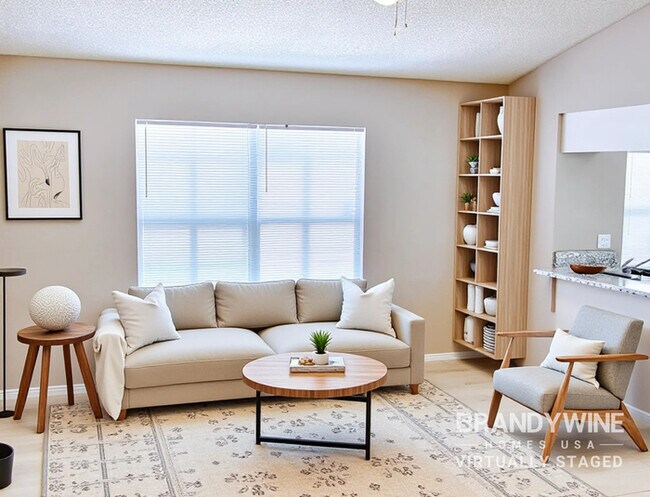 Foto del edificio - 3314 Lake Tiny Cir