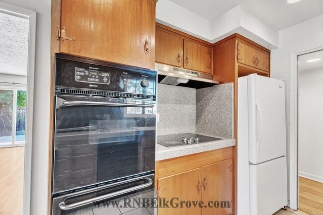 Building Photo - 4930 Bonniemae Way