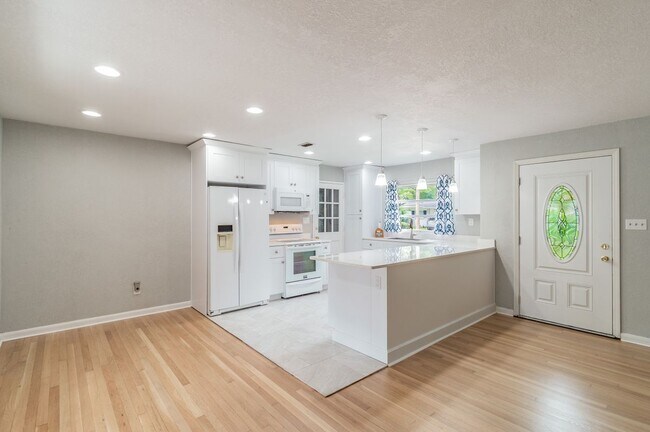 Foto del edificio - 4511 S Cameron Ave