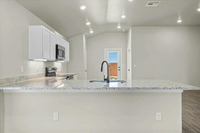 Building Photo - 2117 Kirksey Ave