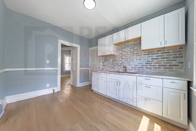 Building Photo - 3461 E 118th St