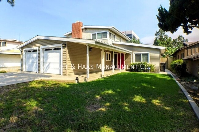 Building Photo - 3700 Weston Pl