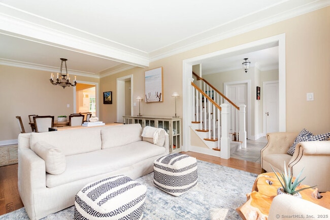 Building Photo - 9 Center Rd