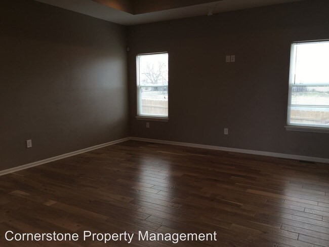 Foto del edificio - 3 br, 3 bath House - 202 12th St. Terr.