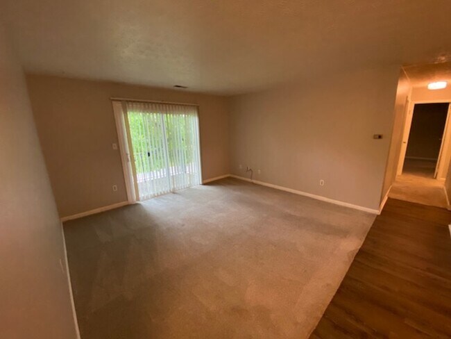 Building Photo - 1450 Slade Ave