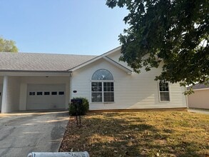 Building Photo - 104 Cedar Tree Ln