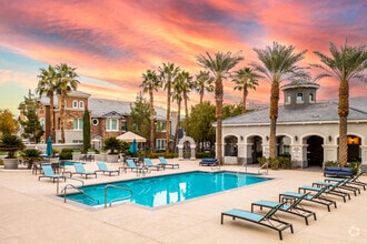 Building Photo - MAA Palm Vista