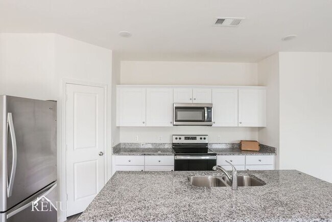 Building Photo - 6016 Mojave Dr