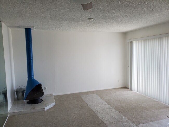 Building Photo - 610 The Vlg