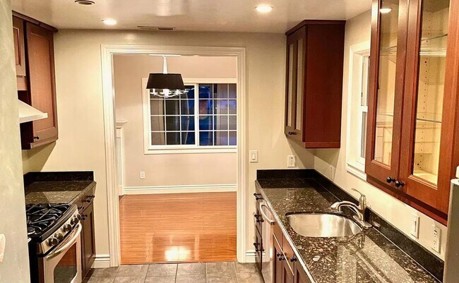 Building Photo - 3/2 Pleasant Hill Rancher - Location is fi...