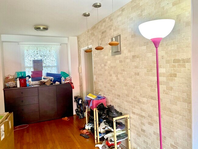 Foto del edificio - 6125 97th St