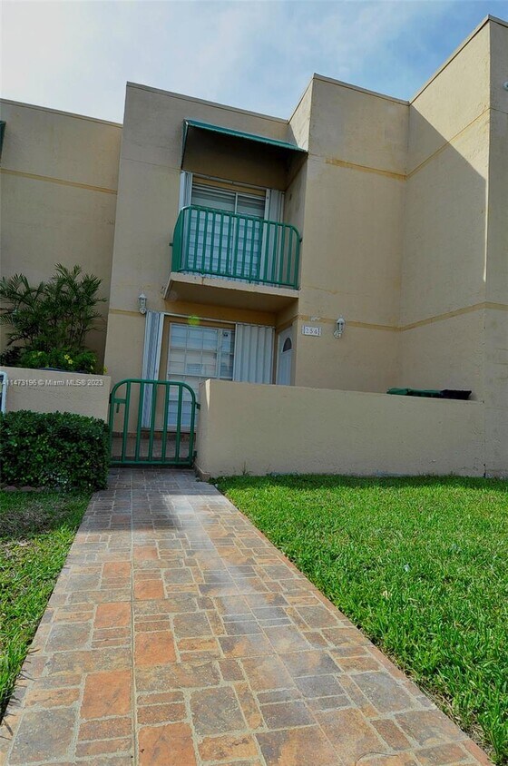 Primary Photo - 1900 SW 121st Ct