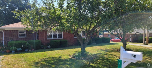 Building Photo - 311-313 Wilson Dr