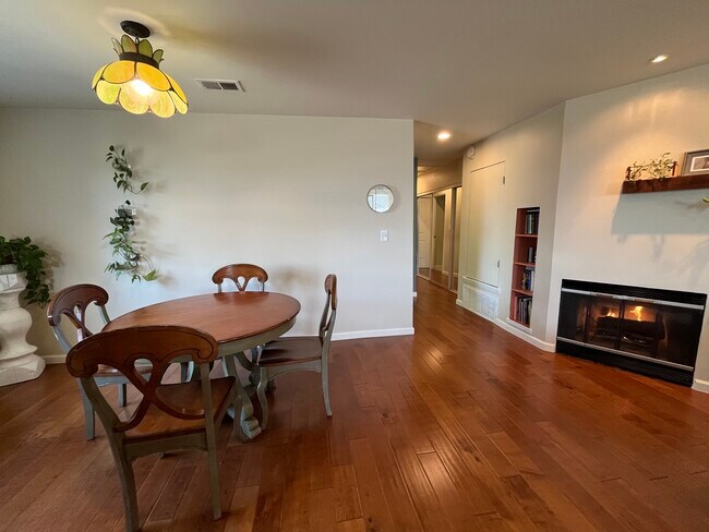 Foto del edificio - 9788 Orangewood Dr