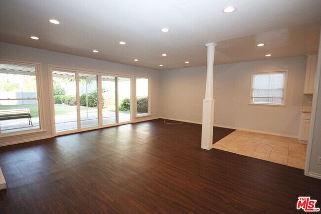 Building Photo - 2766 Dunleer Pl
