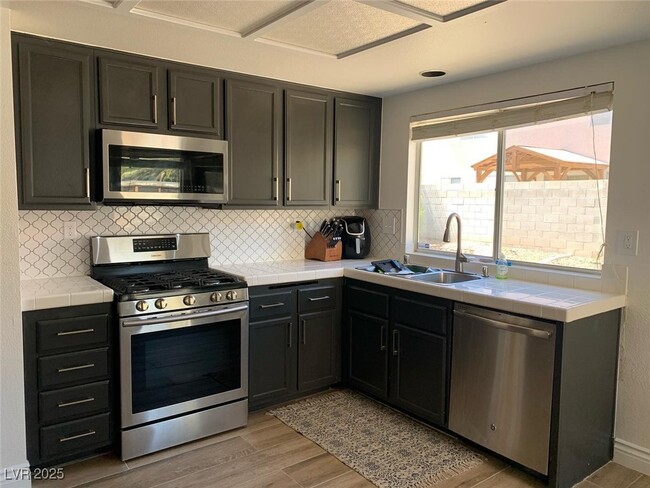 Building Photo - 1424 Grey Hunter Dr